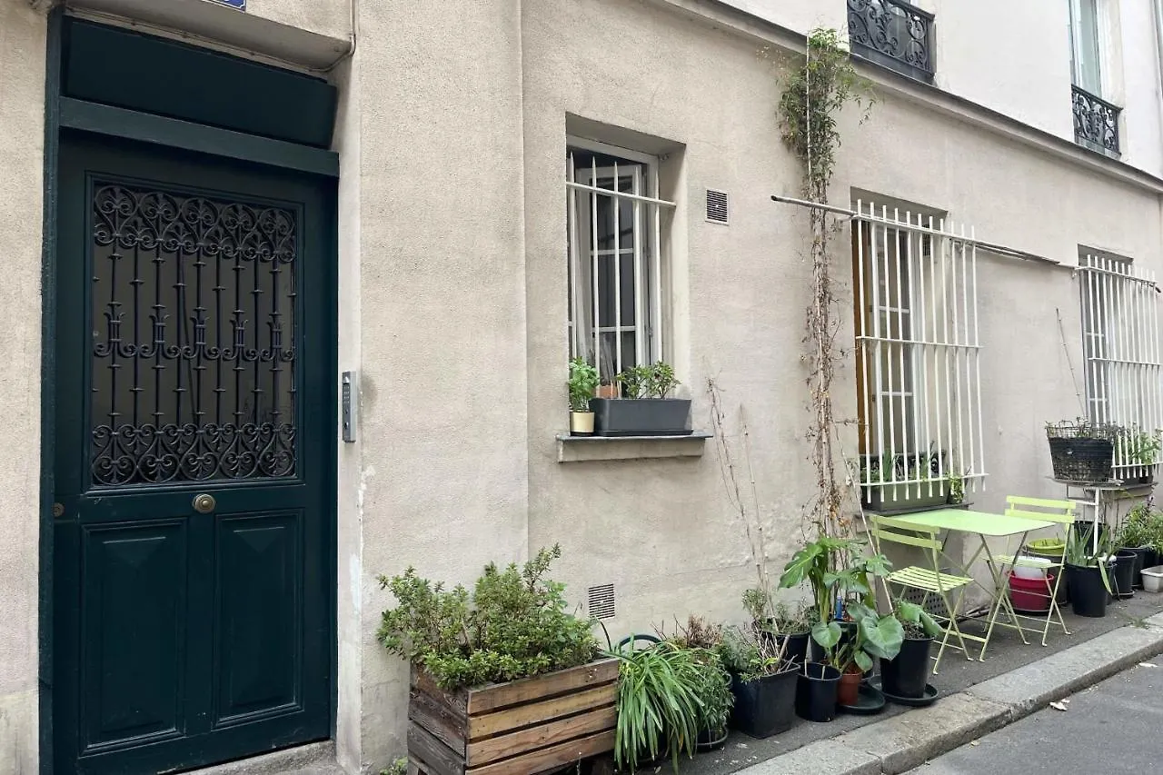 Charming Apartment In The Heart Of Paris